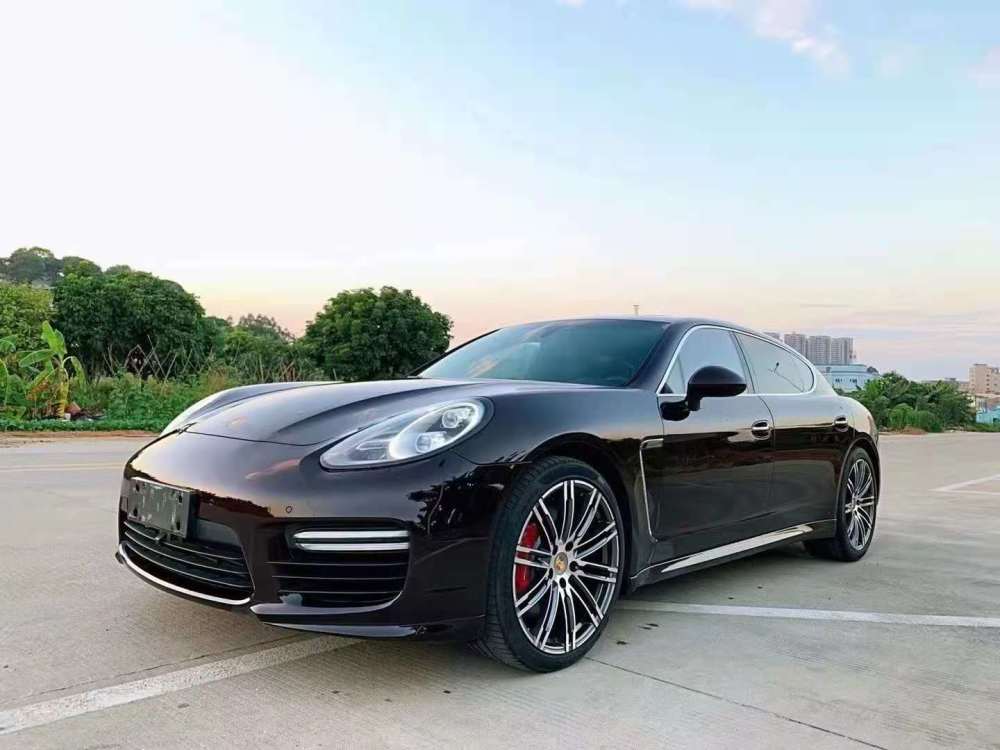 17款保时捷帕拉梅拉售价42.8万,肌肉感十足动感又优雅