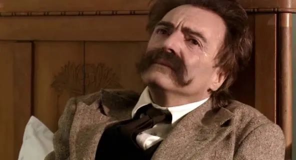 电影《当尼采哭泣》剧照 图源:国家人文历史 哲学问题的微观化