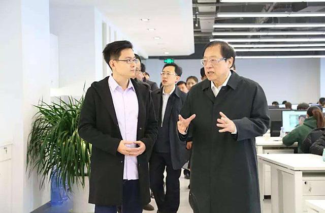 姚期智|放弃外籍身份，中国71岁图灵奖得主姚期智：我要回去了，永远的