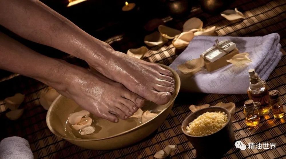 泡脚用什么精油好?