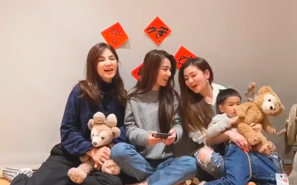 直播|Ella“直播”生娃，好“尴尬”啊！