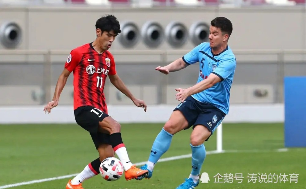 2-1逆转!李圣龙头球梅开二度救主,上港拿到宝贵三分