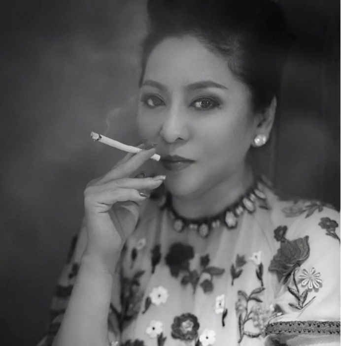 香港娱乐圈头号大姐大,向太:陈岚