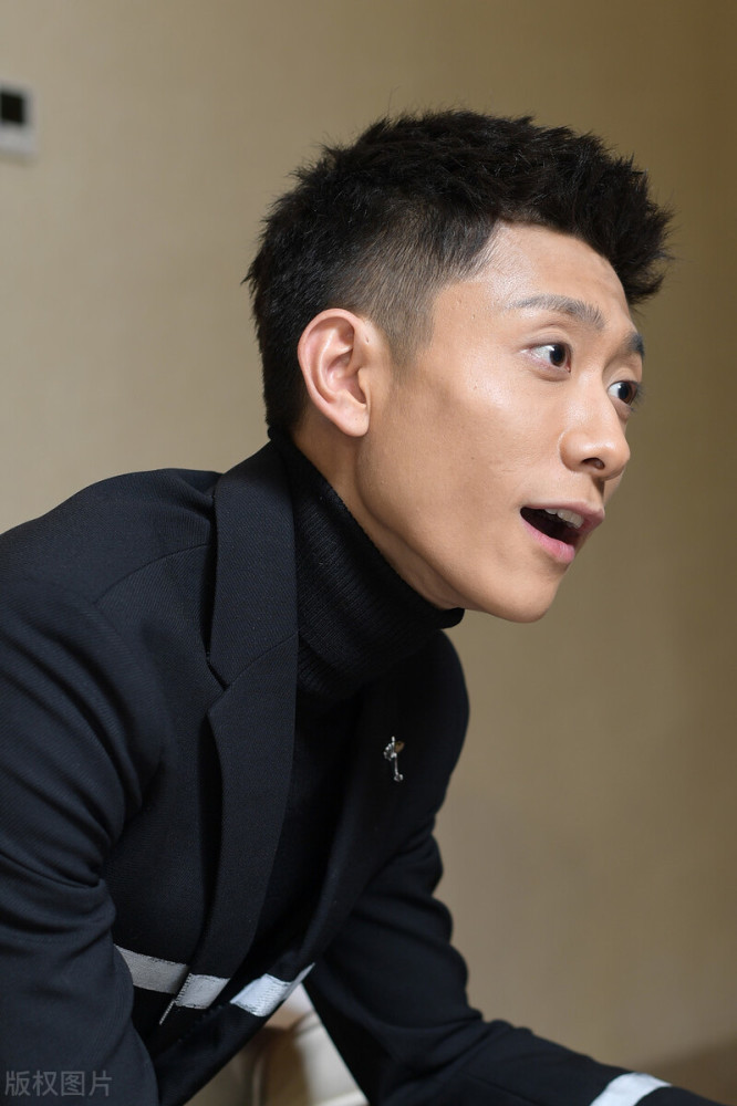 周星驰|黄晓明要写感谢信？张一山版《鹿鼎记》被群嘲，我却想起了周星驰