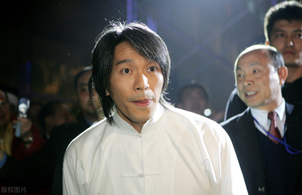 周星驰|黄晓明要写感谢信？张一山版《鹿鼎记》被群嘲，我却想起了周星驰