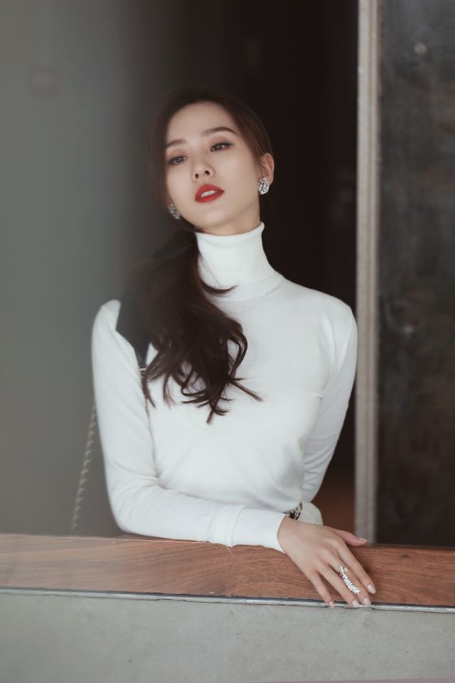 刘诗诗|杨幂刘诗诗又同框了，与陈伟霆热聊甚嗨，网友：爷青回