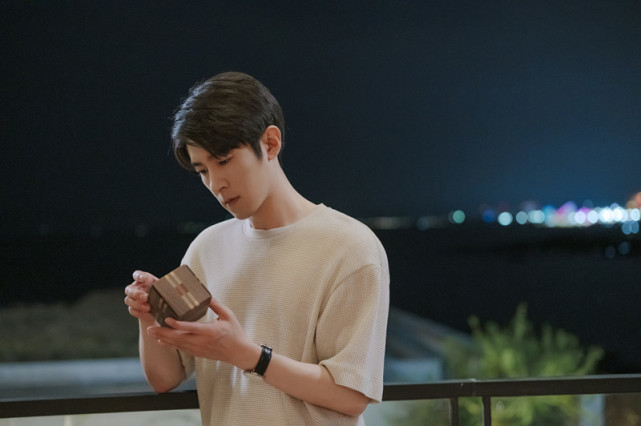 季肖冰新戏引期待好想和你在一起上演冰山男教授