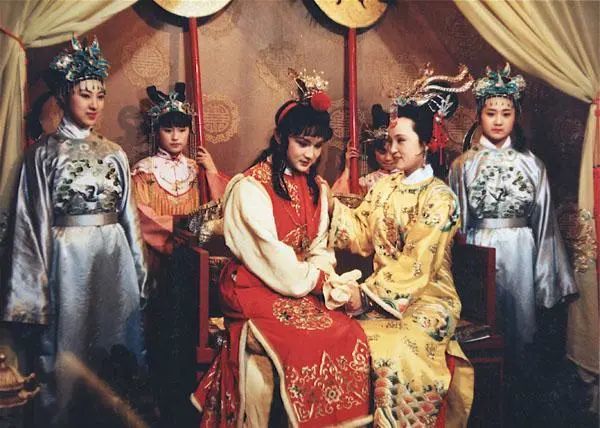 贾元春|贾元春：说什么王权富贵，都躲不过天道轮回