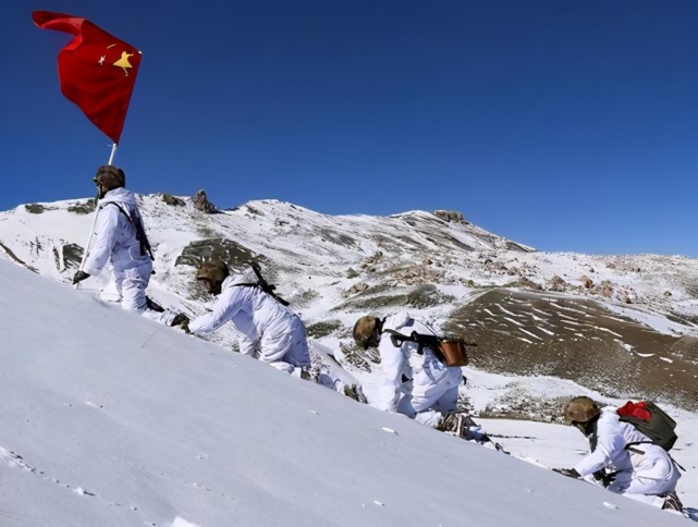 解放军动用微波武器?英媒称中国一枪不开夺回班公湖山头,印回应