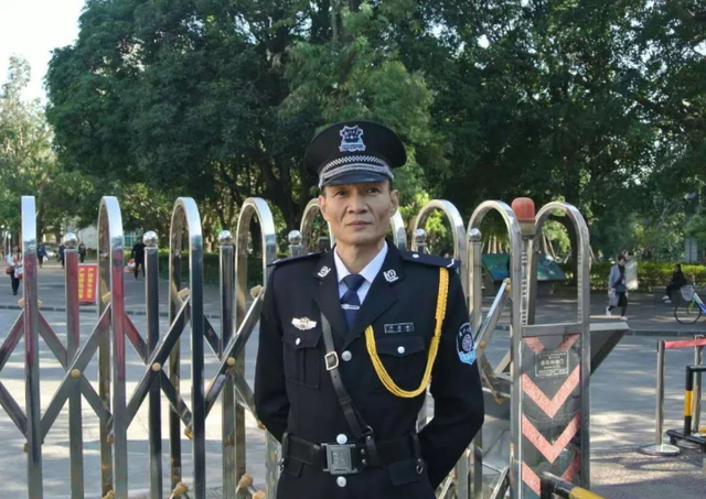 北大保安这四个字就代表了一种真正的含义