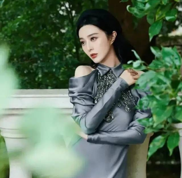 范冰冰|唏嘘！“怀孕”已成为范冰冰的主要话题了？