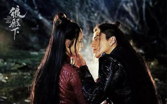 狼殿下|惊艳！《狼殿下》三台同播热度非常，肖战出场虽晚惊喜不断