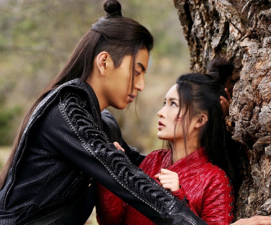 狼殿下|惊艳！《狼殿下》三台同播热度非常，肖战出场虽晚惊喜不断