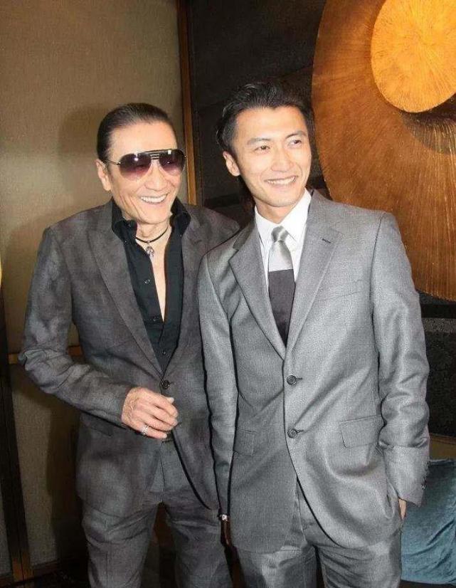 一手遮天的向华强为何却对谢霆锋毕恭毕敬原来谢贤这么厉害