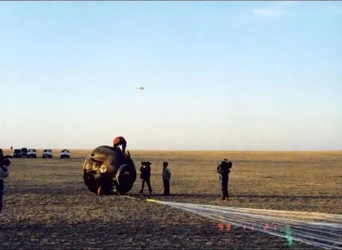 酒泉卫星发射中心|回眸丨神舟一号出征，可上九天揽月