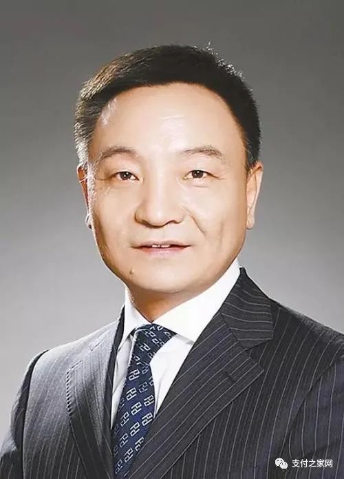 蔡剑波现年57岁,1983年毕业于原杭州大学经济系,1993年毕业于日本九州