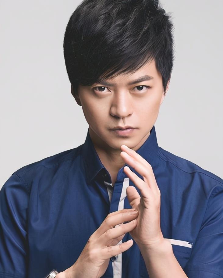 她是清华女博士,因长相太美被发掘,拒绝进圈却嫁歌手李建为妻