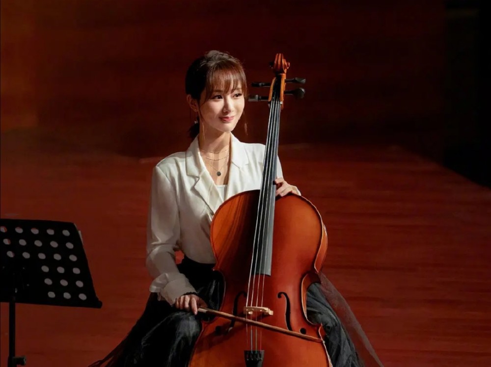 杨紫|《余生》播出有望，杨紫谈与肖战合作细节，称哭戏无法真情流露？