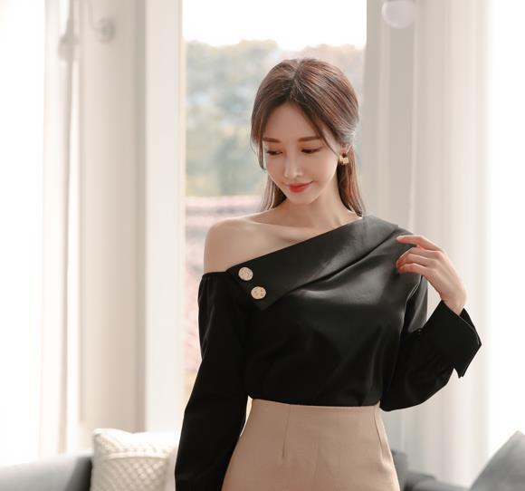 明星欣赏:衣冠楚楚,玉殿嫦娥!