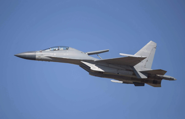 歼-16战斗机是我国沈飞根据苏-27ubk战斗机教练机和苏-30mkk多用途