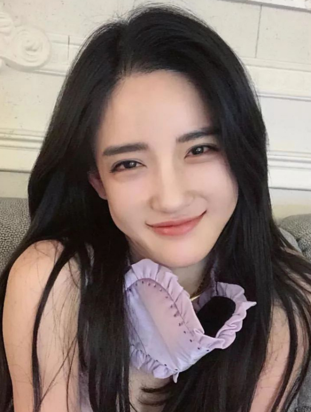 潘南奎花600万过度整容,她的脸到底还能撑多久