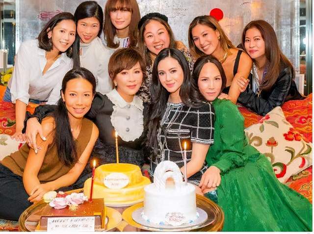 林恬儿晒与徐子淇合影,百亿富豪千金坐c位,千亿阔太反而要靠边_腾讯