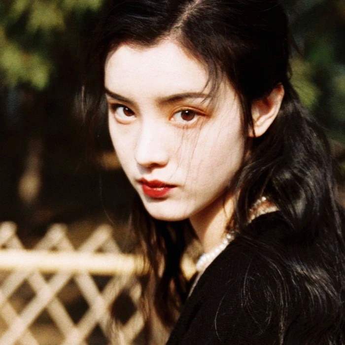 港风复古女生头像