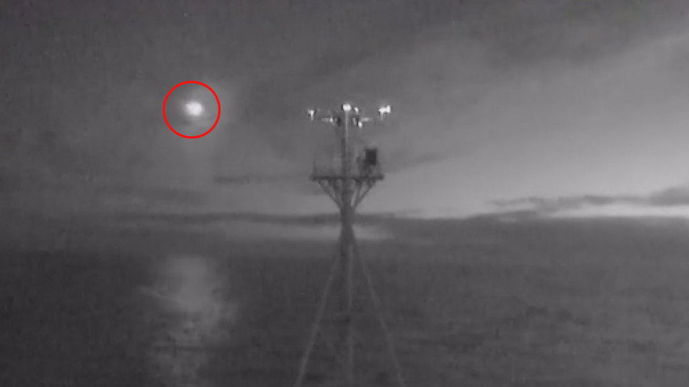 流星|澳大利亚一艘科考船拍摄到流星划过夜空的场景