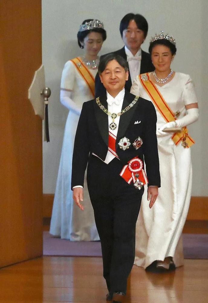 因嫁入皇室而患重度抑郁症精彩的人生变灰暗幸好丈夫天皇陪伴