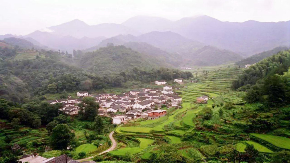 安徽深山长寿村村中百岁老人众多相传有龙脉庇佑