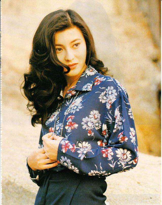 49岁蔡晓仪旧事重提遭男方追求未果被下降头两度轻生才解脱