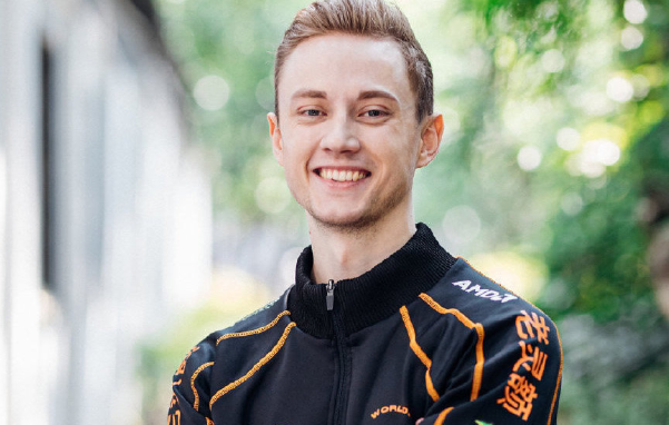 为了成绩还是为了余霜?外媒爆料:欧成想在lpl退役