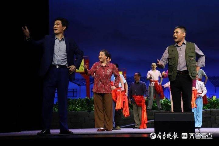 韩义山|《头雁》在保利大剧院汇演，强台风里迎战天灾的干部“演活了”