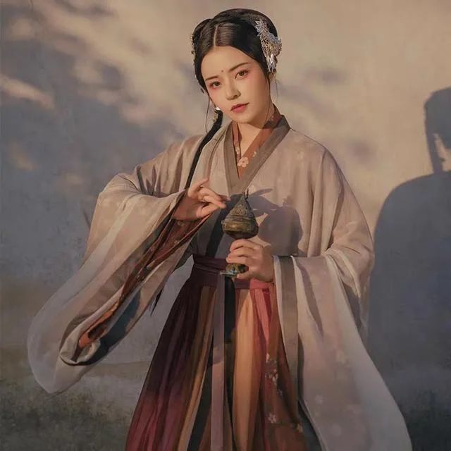 鄙视链|谁站在汉服圈鄙视链的最顶端？