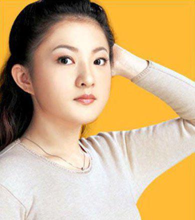 40岁金铭发文庆生,一头短发双下巴明显,如今无戏可拍让人唏嘘