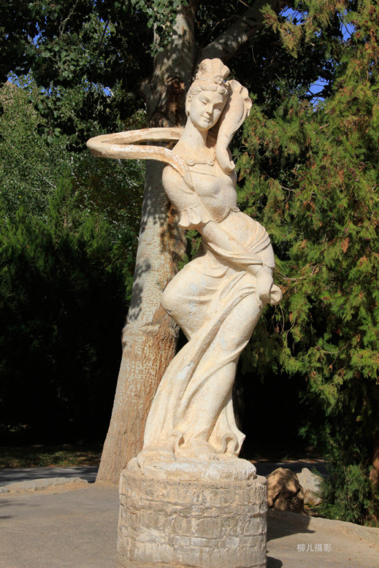 莫高窟|敦煌莫高窟，触摸历史的沧凉