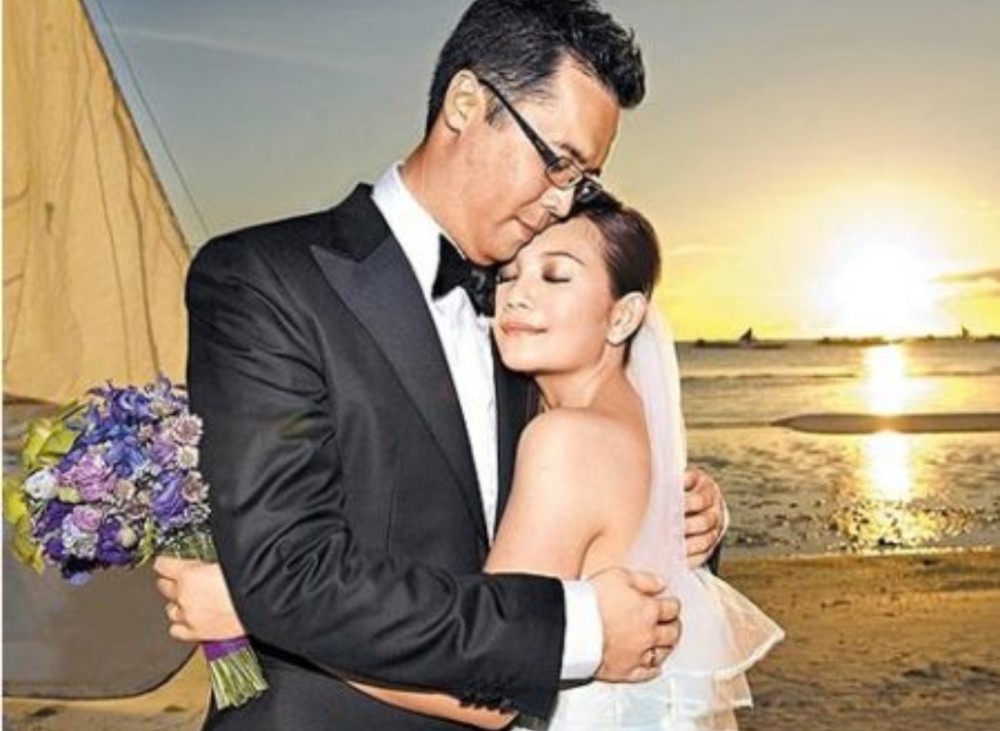 梁静茹|梁静茹公开恋情后首现身，观影状态佳，被问及总裁男友笑而不答