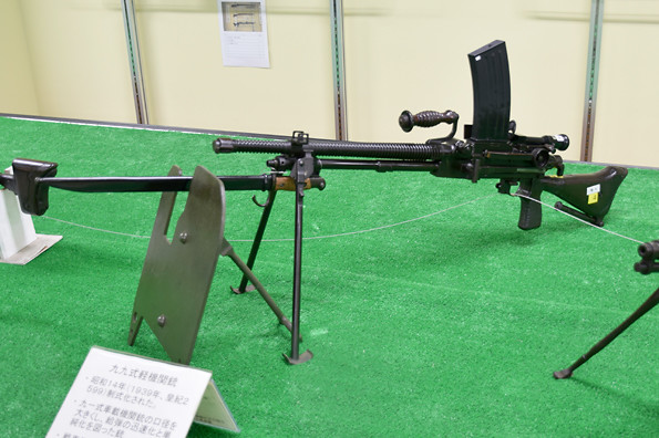 当时他们手头装备的都是美军的m1加兰德/卡宾 bar