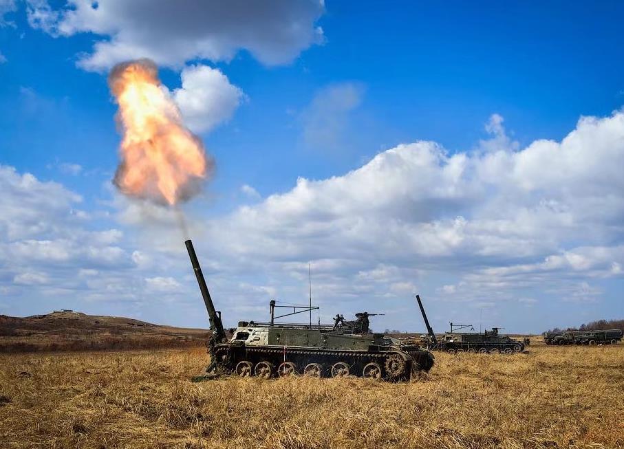 世界现役最大迫击炮有多牛?可发射2000吨当量核炮弹,射程20公里