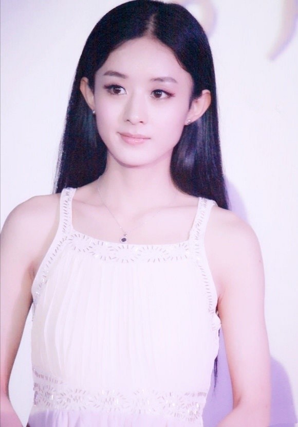 "黑长直"最服赵丽颖,清冷惊艳小白花气质,可以靠颜值非靠实力