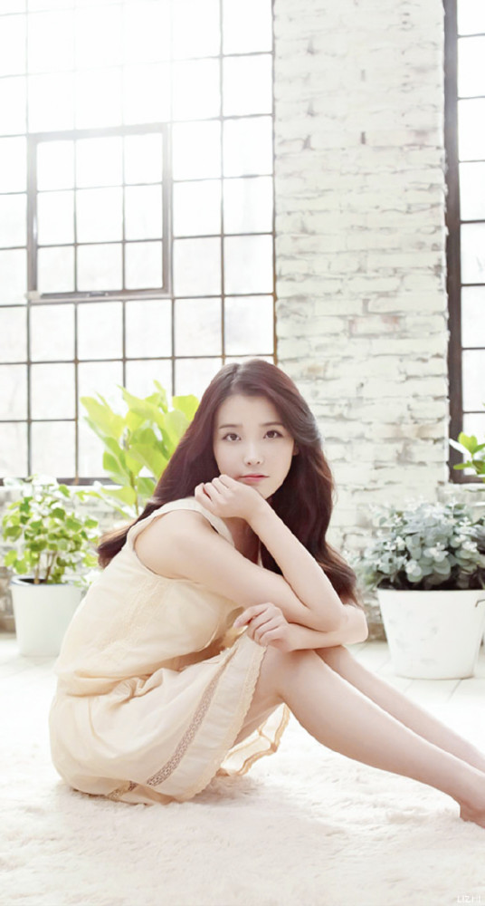 清纯可爱的iu就像一张白纸绝美颜值在线撩人