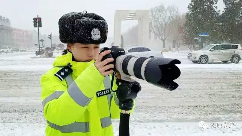 松原 大雪中的坚守只为温暖寒风中的你 腾讯新闻