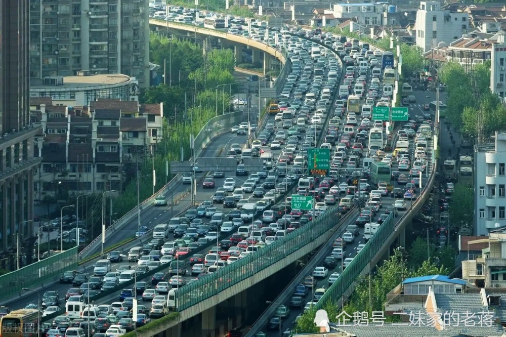 上海外地車牌高架限行擁堵情況未見好轉市民質疑該措施可行性