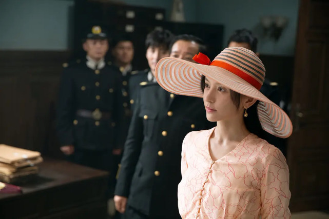 《隐秘而伟大》:丁放黑化成必然,她的结局也在观众预料之中