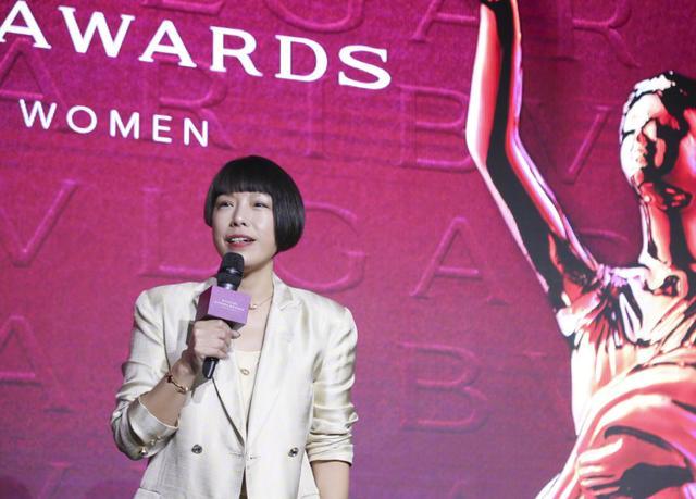 时尚女魔头张宇发长文官宣离职职位将由美版vogue主编安娜暂任