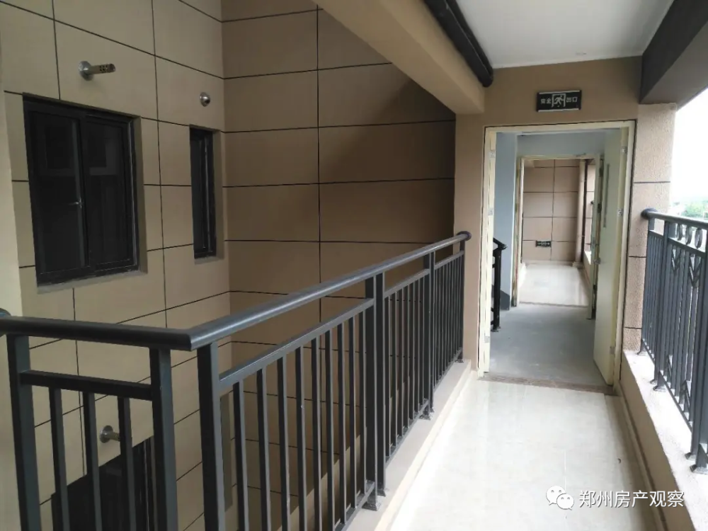 坠楼事故多发,连廊房究竟要不要买?_腾讯新闻