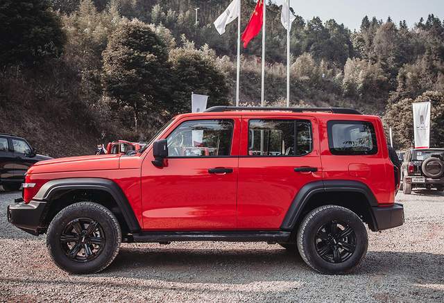 长城打造的公路坦克,只卖17.58万起,买不起牧马人可以看看它