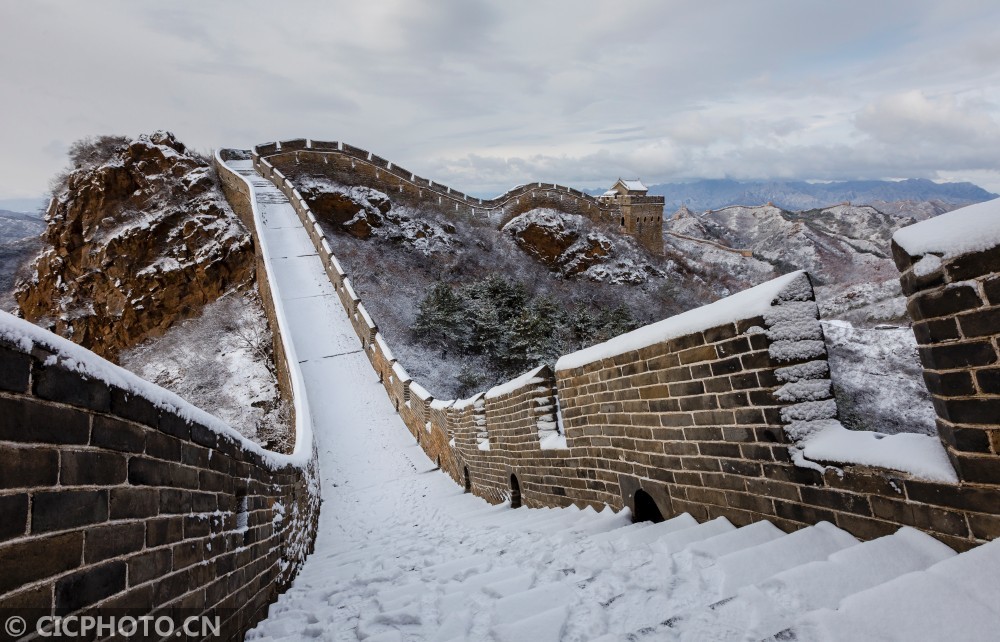 河北承德金山岭长城雪景如画