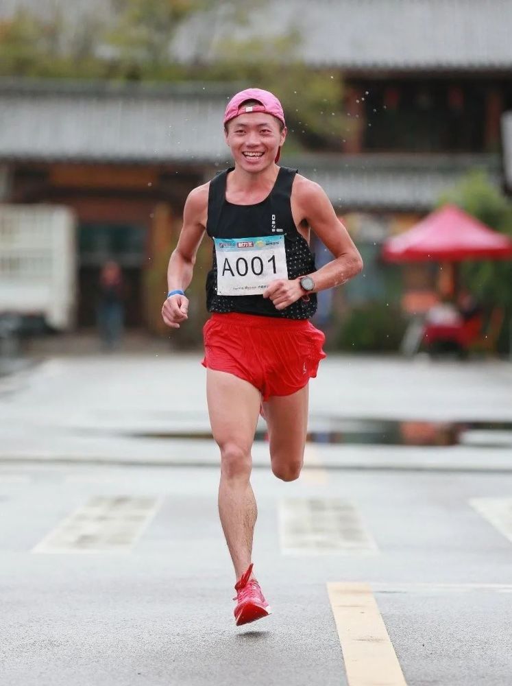 精英跑者岑万江热爱击败一切