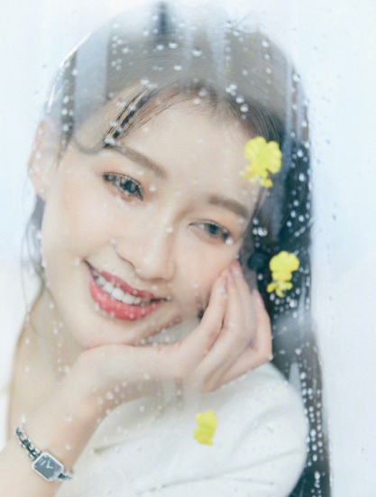 孙怡|孙怡晒董子健视角与女儿练瑜伽，3岁大福把脸埋垫子里，又憨又萌